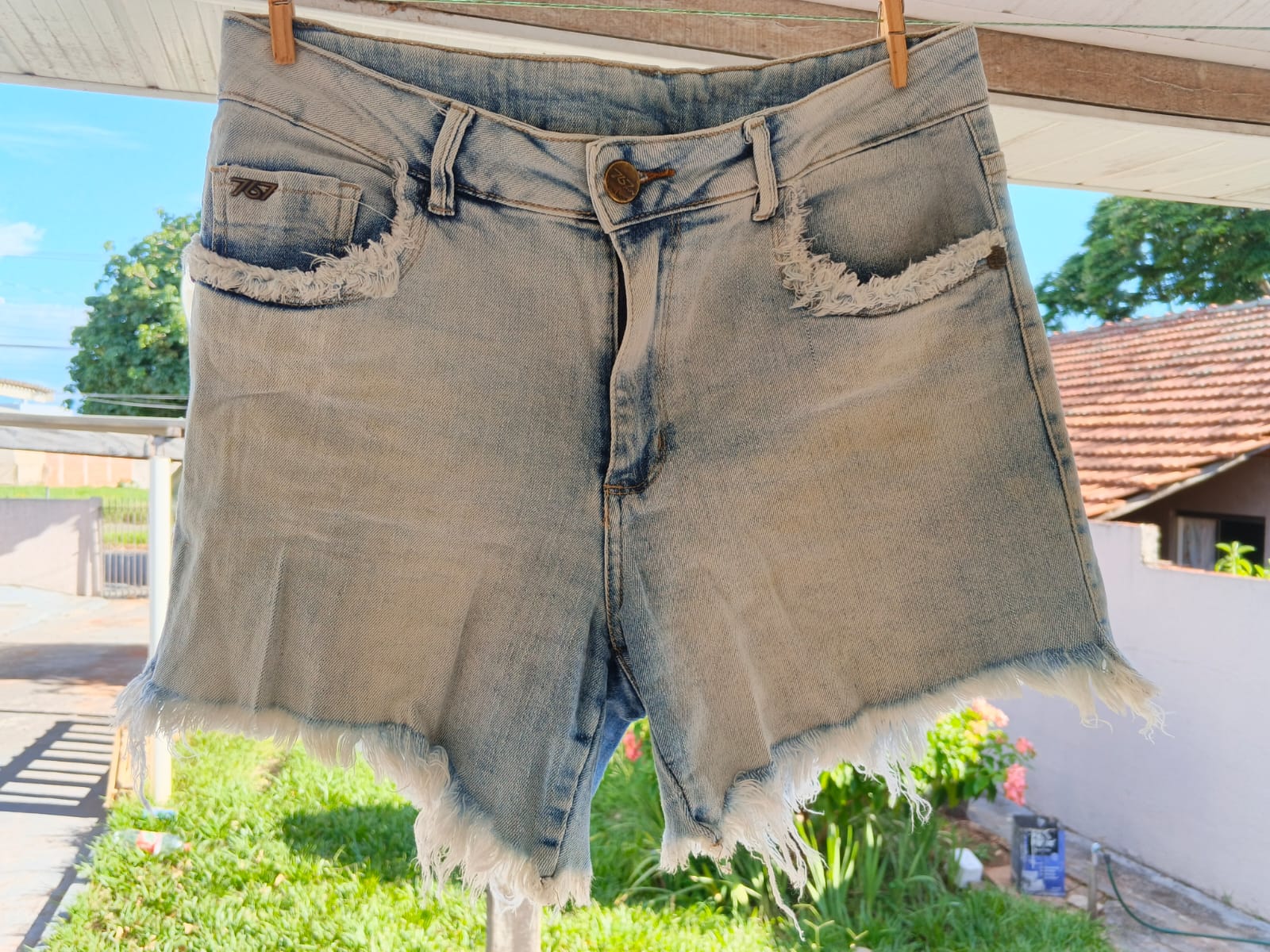 Short Jeans Bleached Desfiado – O Cool do Verão