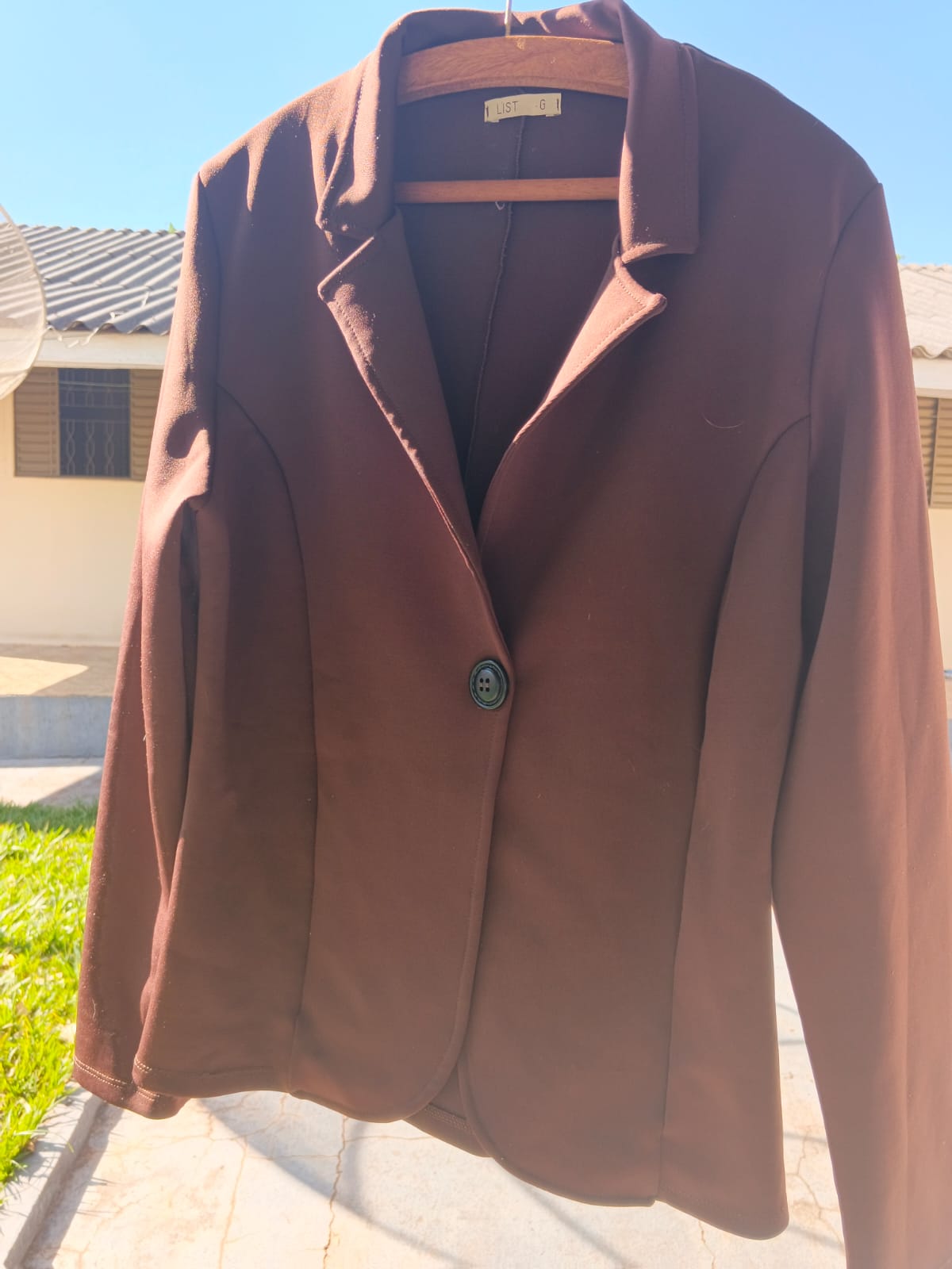 Blazer Alfaiataria Marrom Chocolate – O Essencial do Brechó da Kika